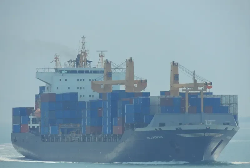 COMMODORE Container Ship IMO 9228552 photo 9
