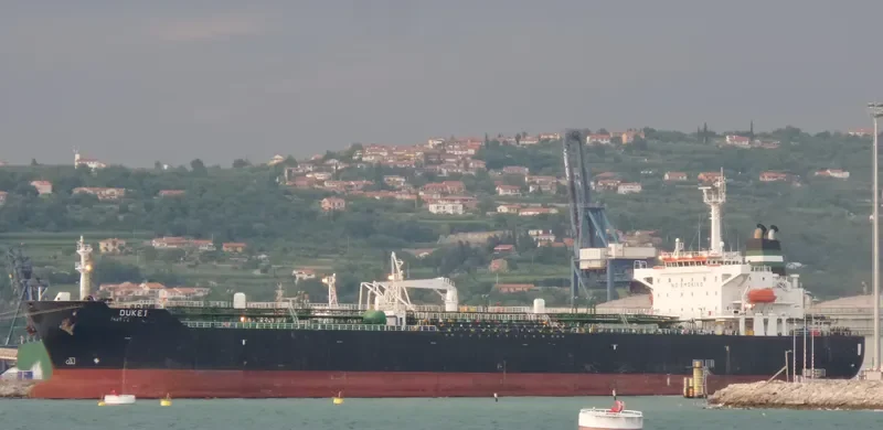DUKE I Tanker IMO 9228784 photo 6