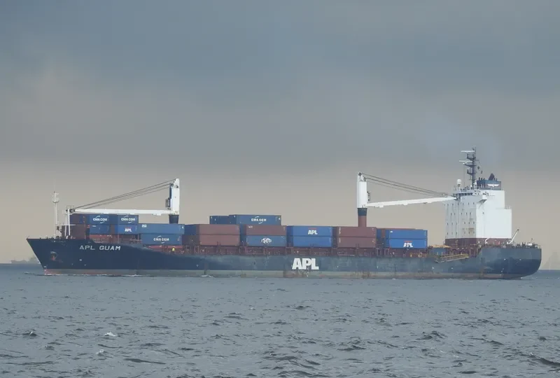 A HOUOU Container Ship IMO 9229609