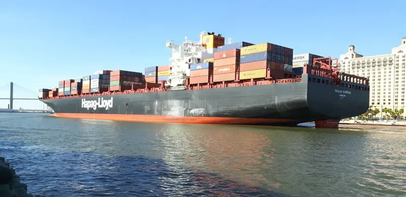 DALIAN EXPRESS Container Ship IMO 9229829 photo 9