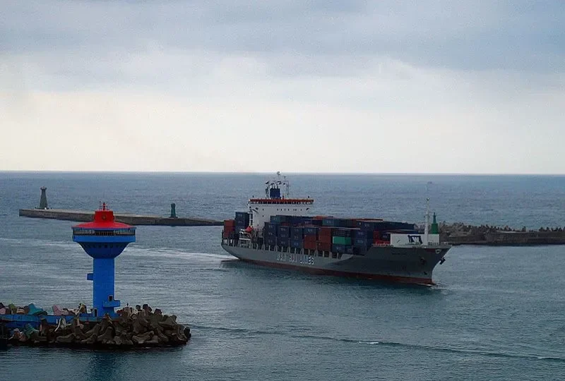 WAN HAI 261 Container Ship IMO 9230206 photo 10