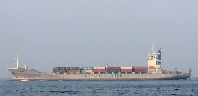 WAN HAI 265 Container Ship IMO 9230232 photo 2