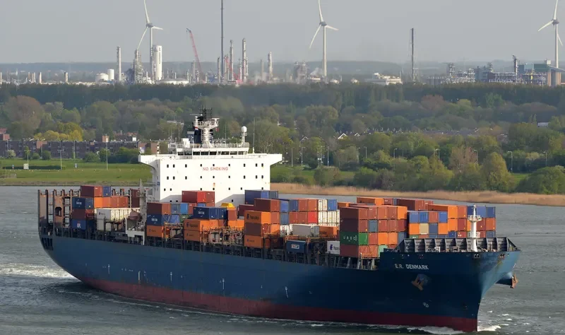 E.R.DENMARK Container Ship IMO 9231250 photo 2