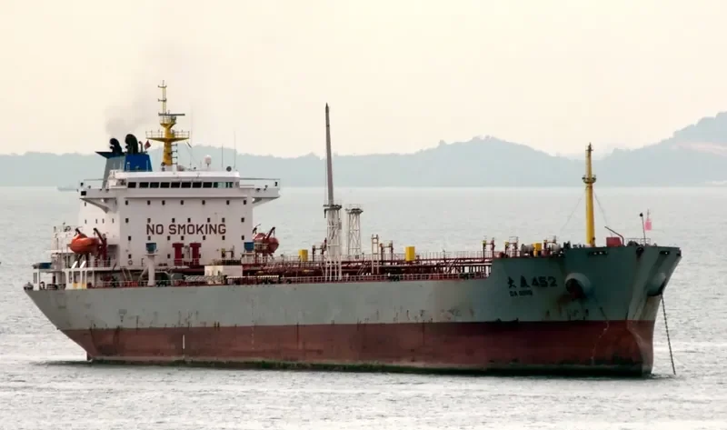 DA QING 452 Tanker IMO 9232711 photo 5