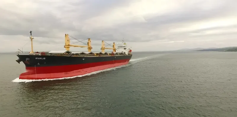 IRAKLIS Bulk Carrier IMO 9233430 photo 9
