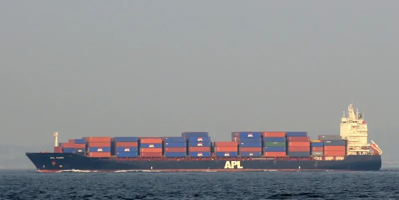 APL CAIRO Container Ship IMO 9234109 photo 5