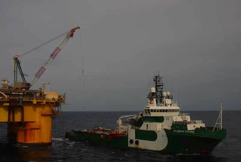 CROWN Offshore Vessel IMO 9236963 photo 6