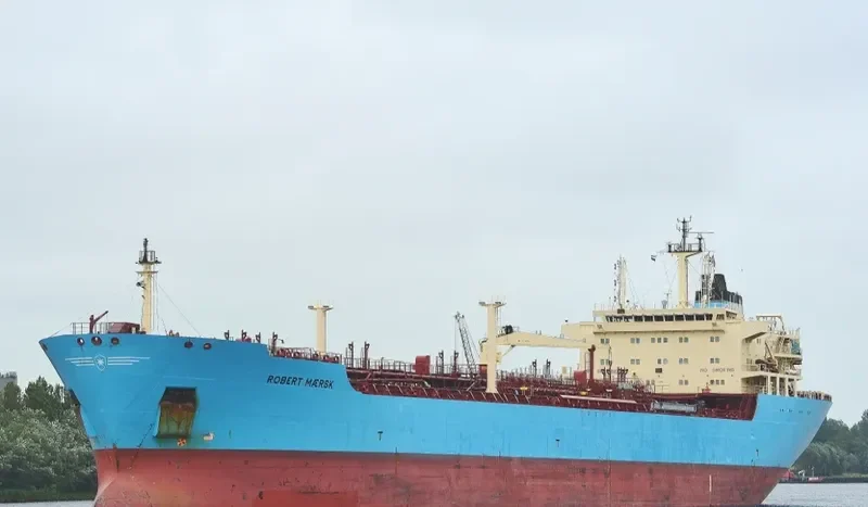 ROBERT MAERSK Tanker IMO 9237008 photo 4