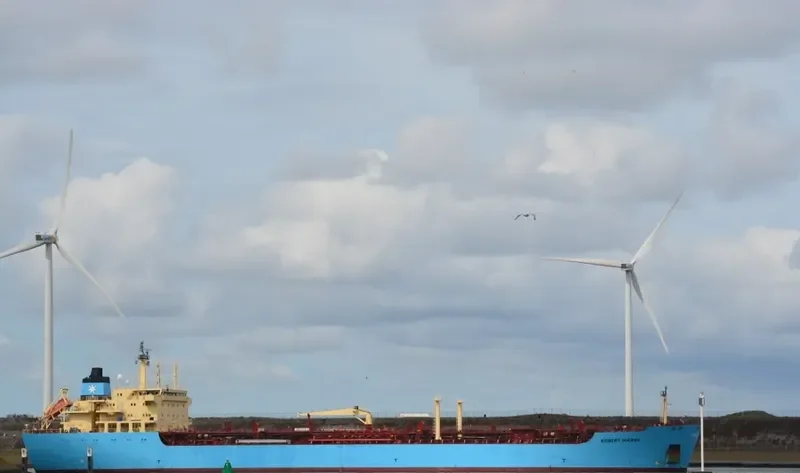 ROBERT MAERSK Tanker IMO 9237008 photo 6