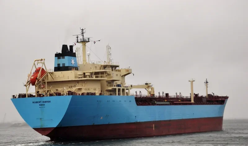 ROBERT MAERSK Tanker IMO 9237008 photo 9