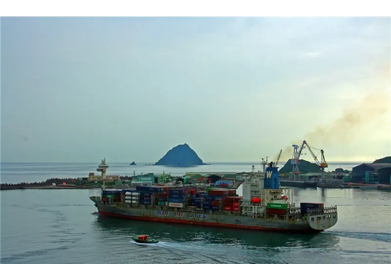 WAN HAI 307 Container Ship IMO 9237096 photo 3