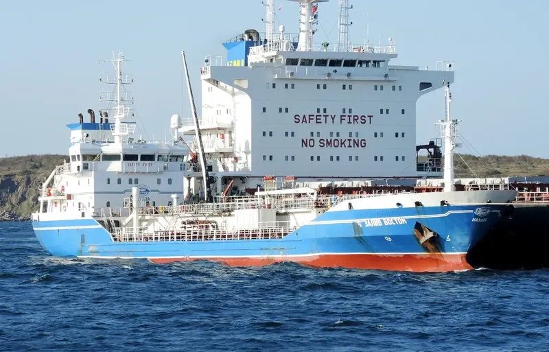 ZALIV VOSTOK Tanker IMO 9237711 photo 5