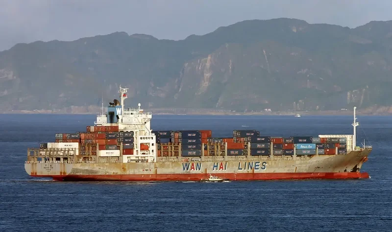 WAN HAI 305 Container Ship IMO 9238181 photo 7