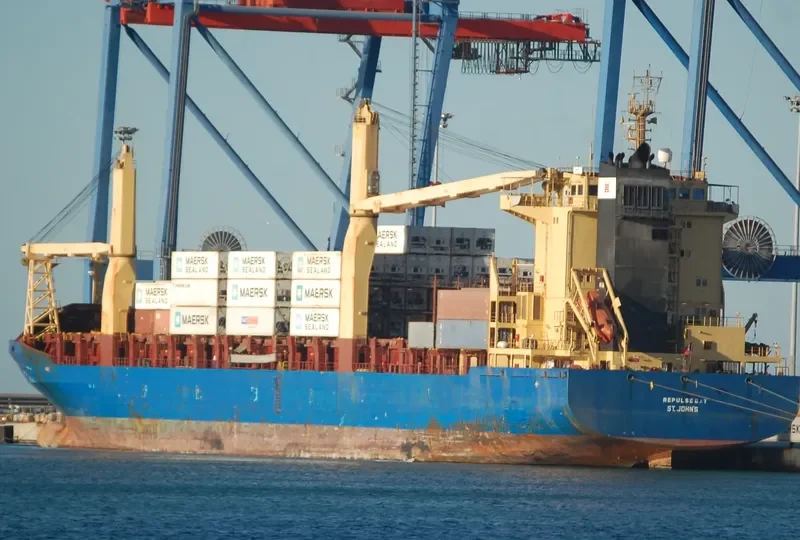 REPULSE BAY Container Ship IMO 9238698 photo 8