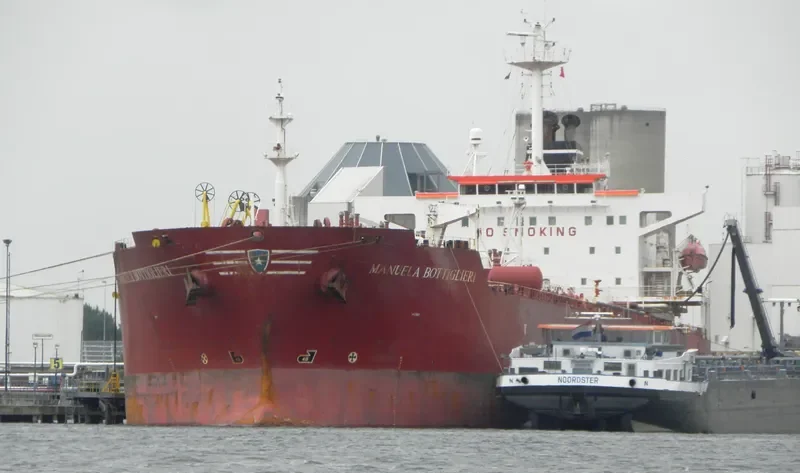 MANUELA BOTTIGLIERI Tanker IMO 9239472 photo 6