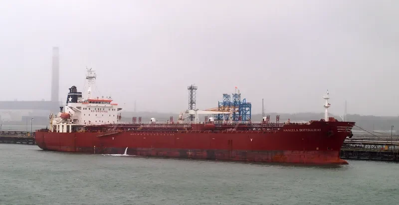 MANUELA BOTTIGLIERI Tanker IMO 9239472 photo 8