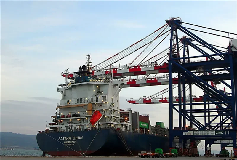 SATTHA BHUM Container Ship IMO 9240330 photo 4