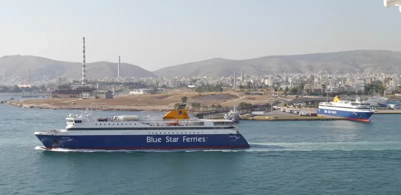 BLUE STAR NAXOS Ro-Ro IMO 9241786 photo 3