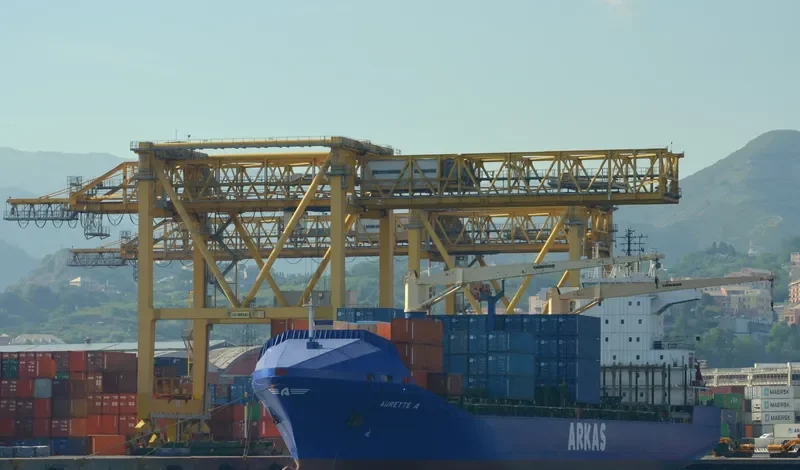 AURETTE A Container Ship IMO 9242285 photo 6