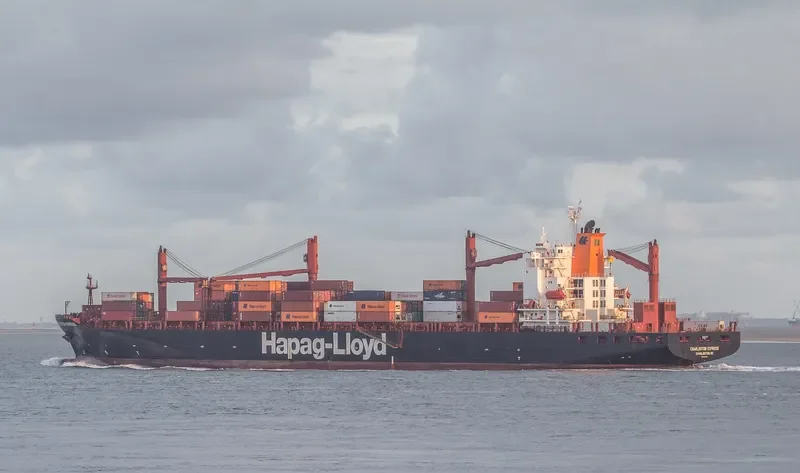 VELIKA EXPRESS Container Ship IMO 9243162 photo 4