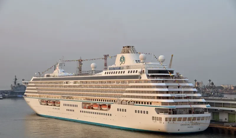 CRYSTAL SERENITY Passenger Ship IMO 9243667 photo 2