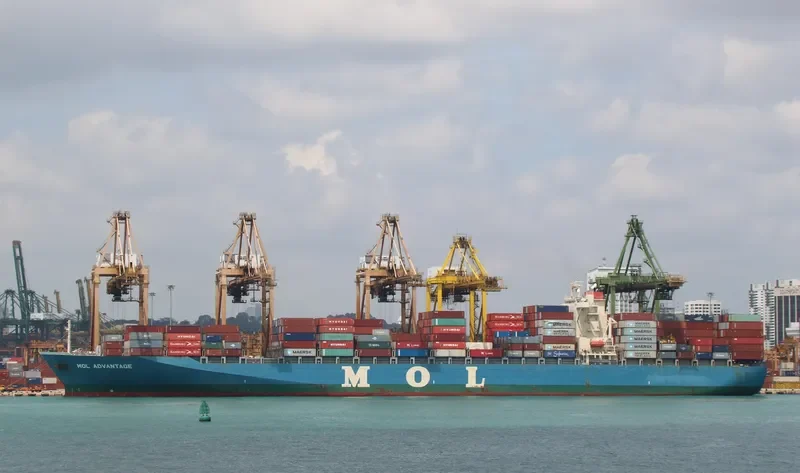 MOL ADVANTAGE Container Ship IMO 9245005