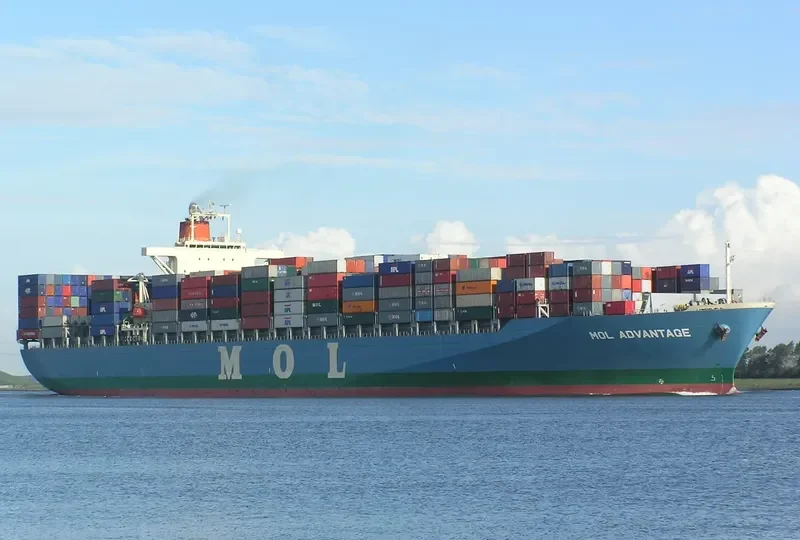 MOL ADVANTAGE Container Ship IMO 9245005 photo 8