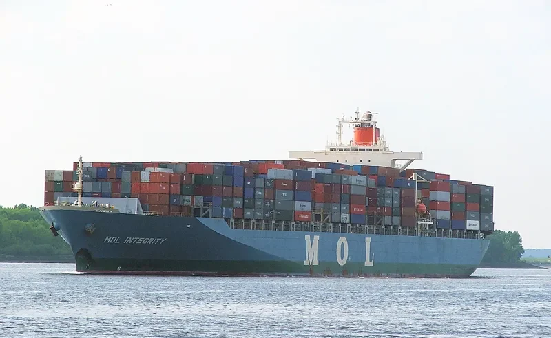 MOL INTEGRITY Container Ship IMO 9245017 photo 2