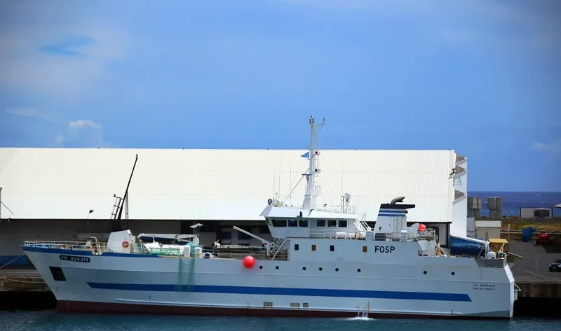 ILE BOURBON General Cargo IMO 9245421 photo 6