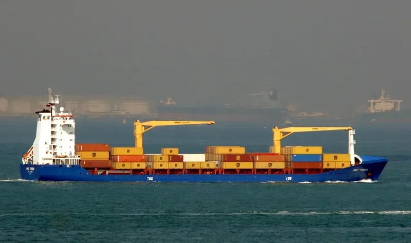 ASIAN TRADER Container Ship IMO 9245689 photo 8