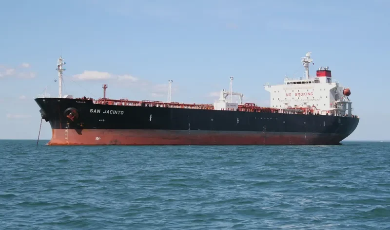 IRIS Tanker IMO 9247778 photo 6