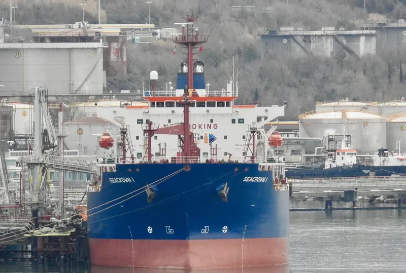 SEACROWN I Tanker IMO 9248801 photo 3