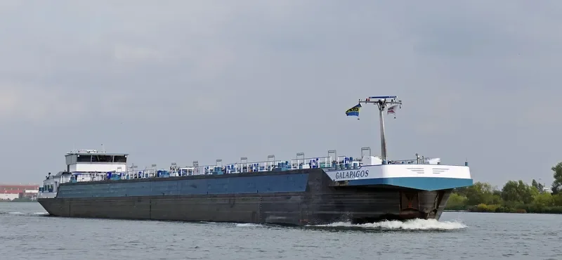 GALAPAGOS Tanker IMO 9249879 photo 3