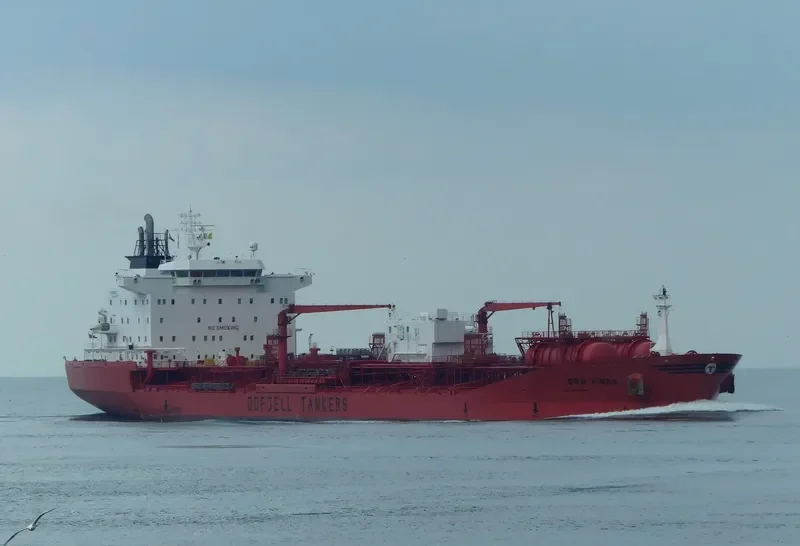 BOW FIRDA Tanker IMO 9250751 photo 7