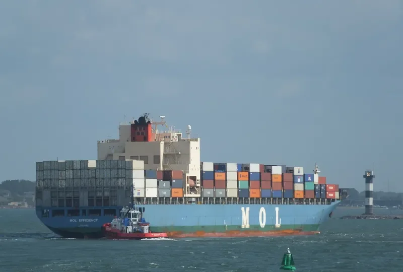 SEASPAN EFFICIENCY Container Ship IMO 9251365 photo 4
