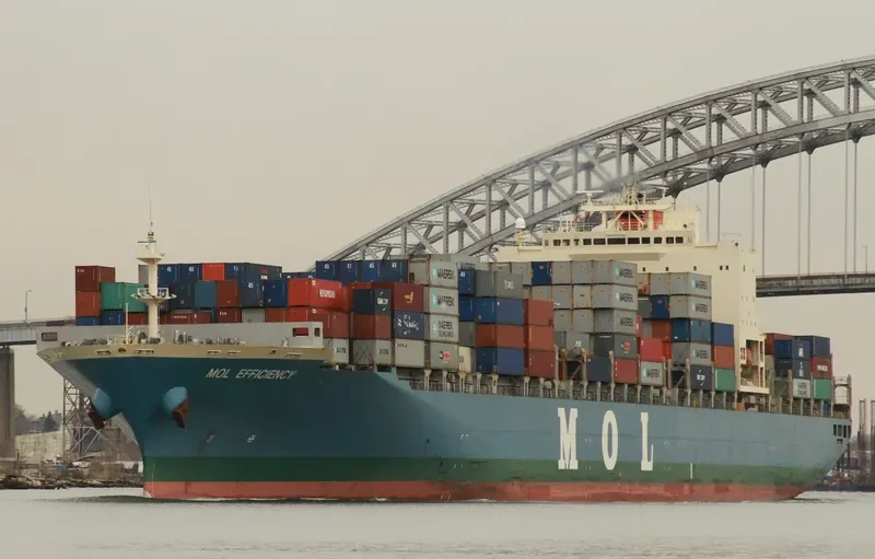 SEASPAN EFFICIENCY Container Ship IMO 9251365 photo 9