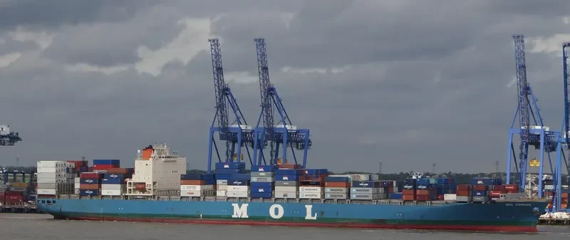 MOL EXPRESS Container Ship IMO 9251391 photo 2
