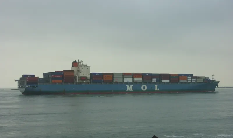 MOL EXPRESS Container Ship IMO 9251391 photo 5