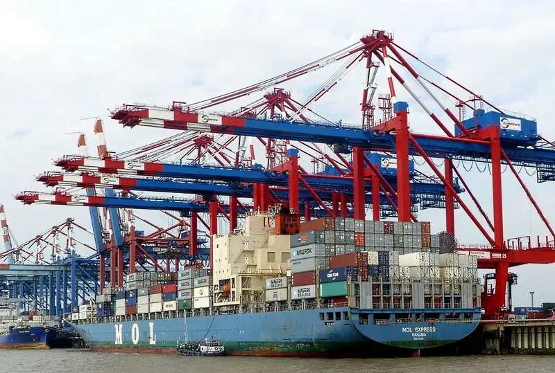 MOL EXPRESS Container Ship IMO 9251391 photo 10