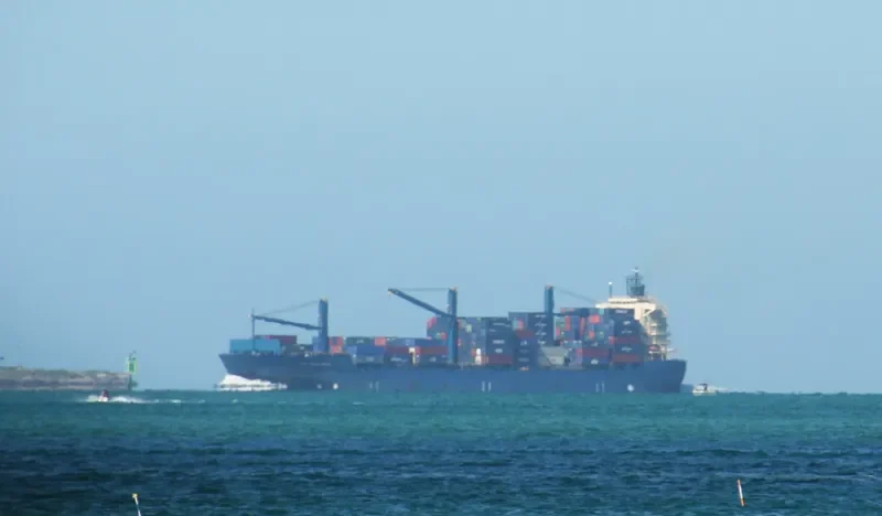 MIAMI TRADER Container Ship IMO 9251846 photo 7