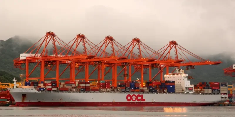 OOCL ROTTERDAM Container Ship IMO 9251999 photo 10