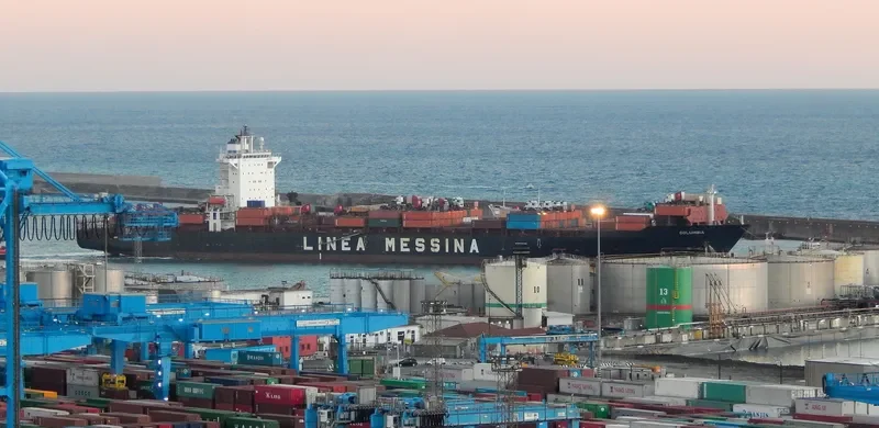 ZHONG LIANG XIN HUA YUAN Container Ship IMO 9252242 photo 6