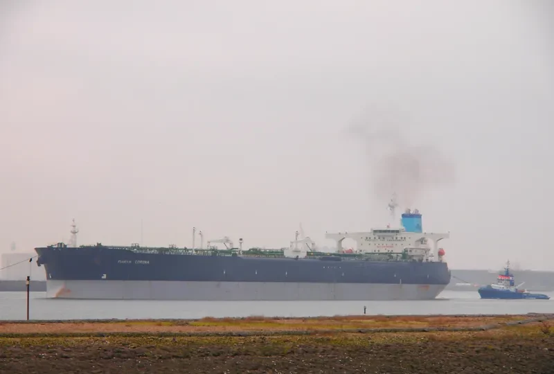 MARAN CORONA Tanker IMO 9252333 photo 4