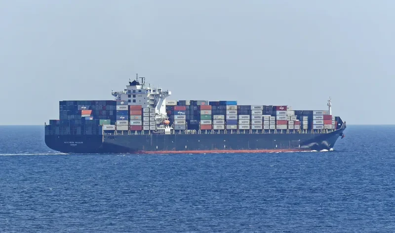 NORTHERN MAGNUM Container Ship IMO 9252541 photo 2