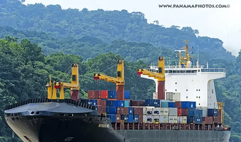INDEPENDENT VISION Container Ship IMO 9252735 photo 7