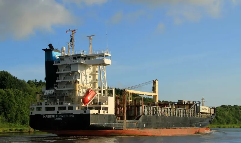FLENSBURG Container Ship IMO 9252773 photo 6