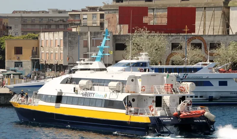 VITTORIA M Passenger Ship IMO 9252917 photo 3