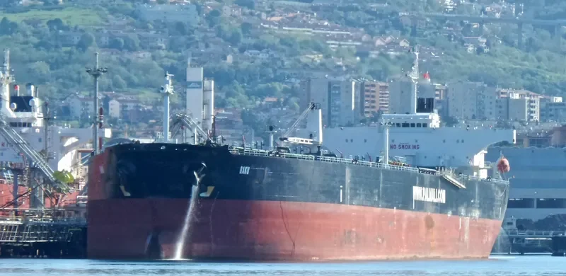 WIND Tanker IMO 9252967 photo 10