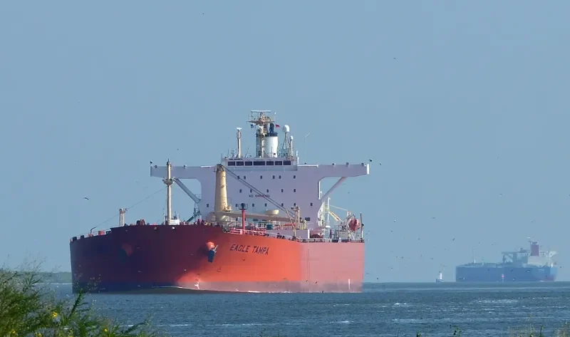 EAGLE TAMPA Tanker IMO 9253076 photo 4