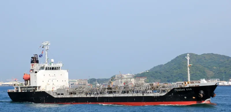 EOS Tanker IMO 9253428 photo 8